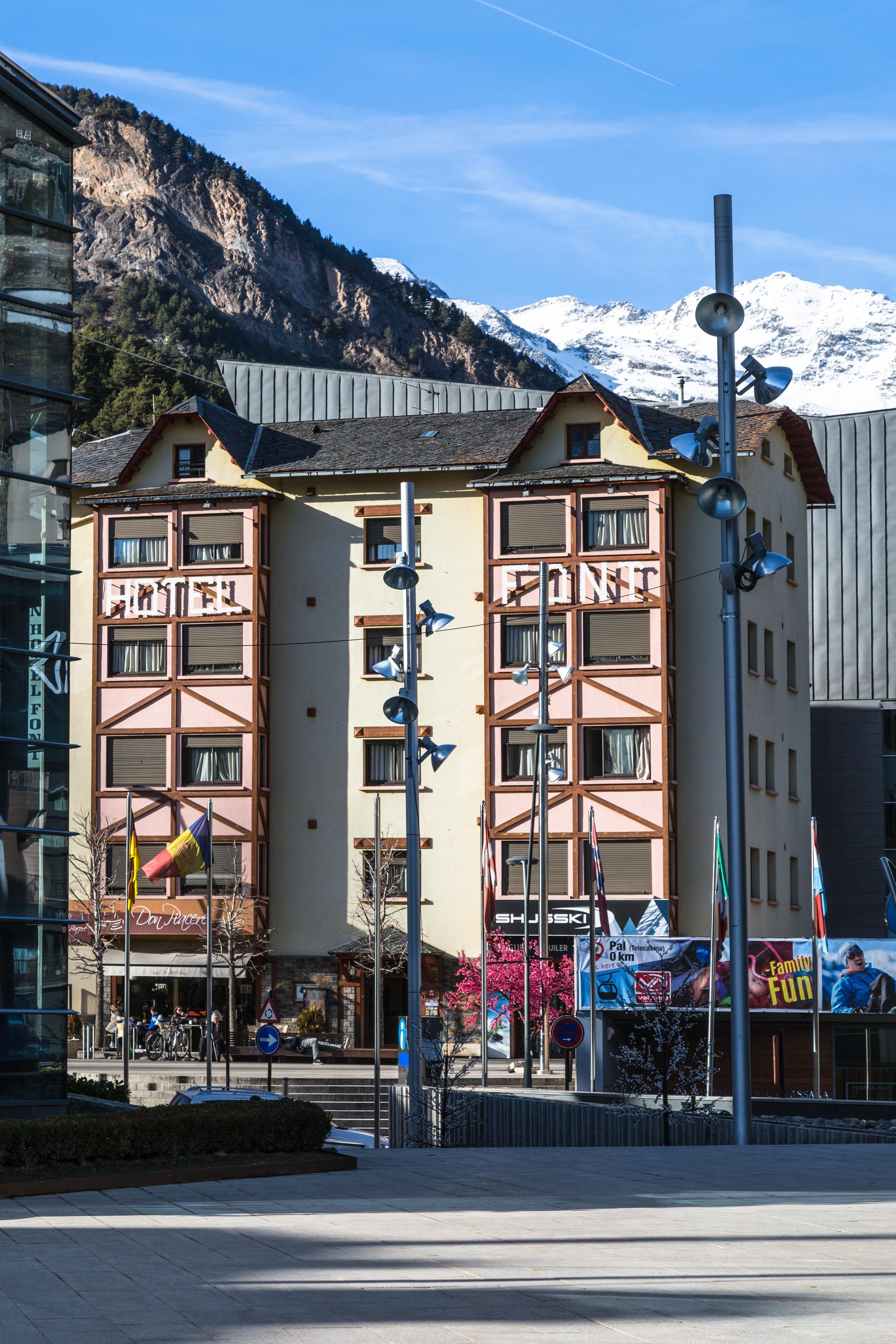 Font Andorra Hostel 라마사나 외부 사진