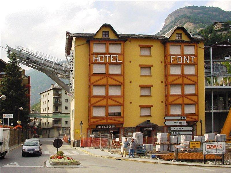 Font Andorra Hostel 라마사나 외부 사진